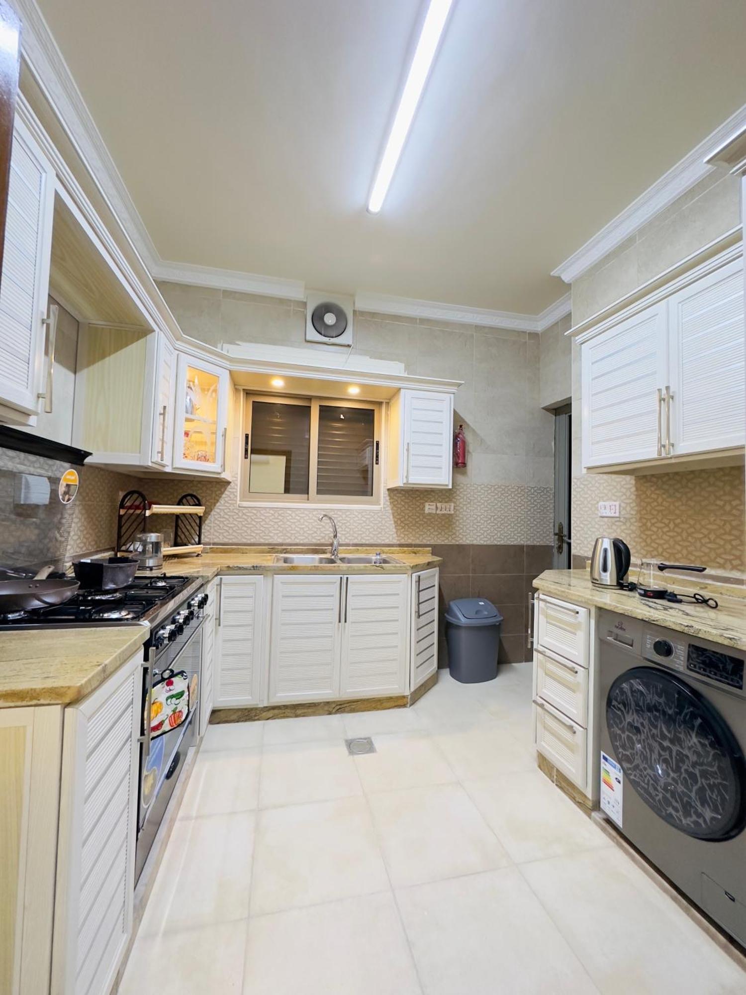 Eng-Murjan Apartment Акаба Екстер'єр фото